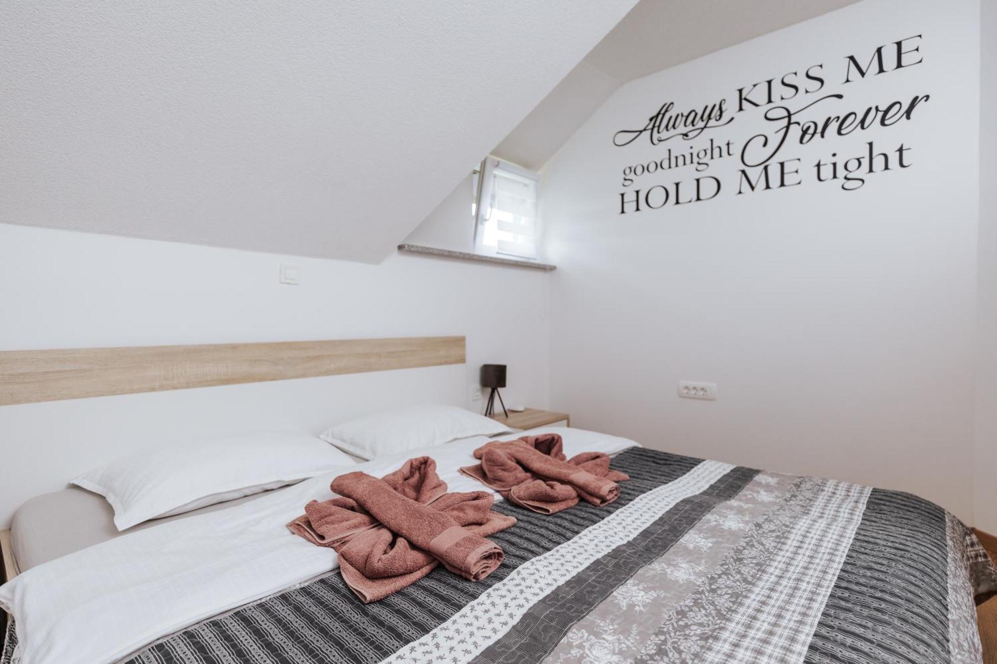 Tanja S Holiday Home In Nature With Sauna And Hot Tub Gorica pri Slivnici Esterno foto